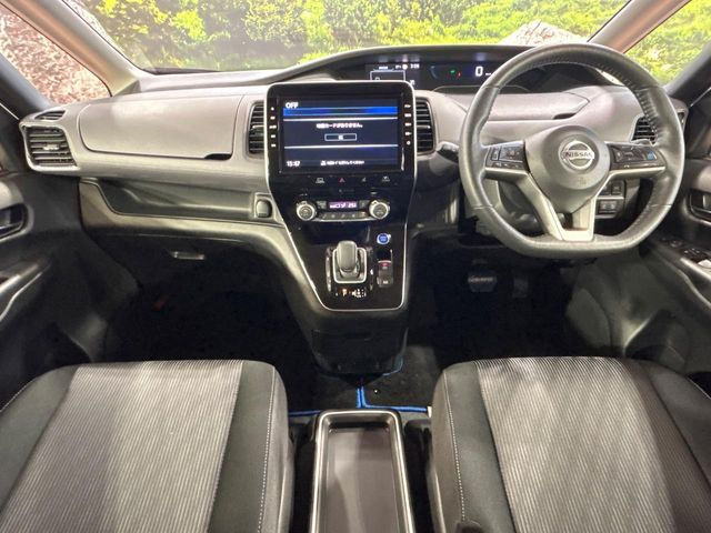 セレナ1.2 e-POWER ハイウェイスターV