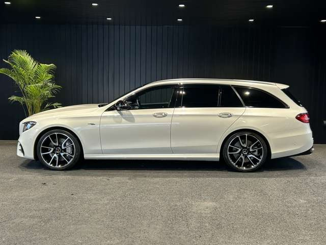 EクラスワゴンAMG E53 4マチックプラス 4WD