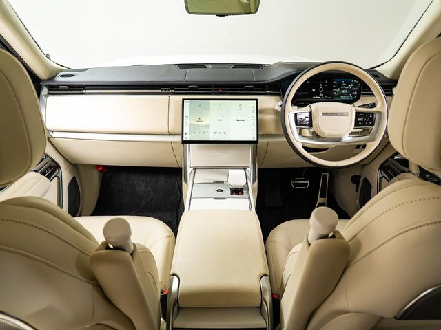 レンジローバーSV 3.0L P550e スタンダードホイールベース 4WD