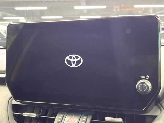 【10インチワイドナビ】高級感とインパクトのある大型ワイドナビを装備。各種オーディオ操作はもちろん、横長ワイド画面でのマップ2分割表示など、利便性も高いナビです♪