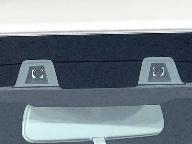 【スズキ セーフティサポート】走行中に前方の車両等を認識し、衝突しそうな時は警報とブレーキで衝突回避と被害軽減をアシスト。より安全にドライブをお楽しみいただけます。