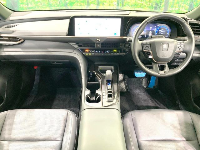 クラウンスポーツ2.5 Z E-Four 4WD