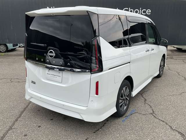 セレナ2.0 ハイウェイスターV 4WD