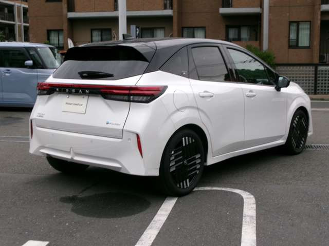 ノートオーラ1.2 G レザーエディション
