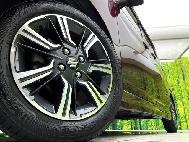 �y����15�C���`�A���~�z�C�[���z�O�ςɃ}�b�`���������A���~�z�C�[���𑕒����Ă���܂��B�e��ЊO�A���~�z�C�[����A�X�^�b�h���X�^�C�����戵�����Ă���܂��B���񂲑��k����������