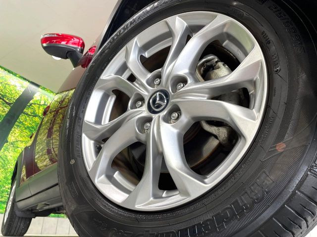 �y����16�C���`�A���~�z�C�[���z�O�ςɃ}�b�`���������A���~�z�C�[���𑕒����Ă���܂��B�e��ЊO�A���~�z�C�[����A�X�^�b�h���X�^�C�����戵�����Ă���܂��B���񂲑��k����������