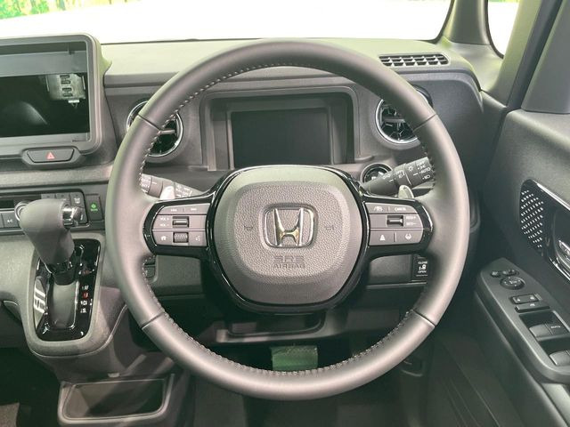 【ステアリングスイッチ】運転中、前方から目線をそらすことなく、オーディオ等の操作が可能な便利機能!安心&快適なドライブを演出してくれます♪