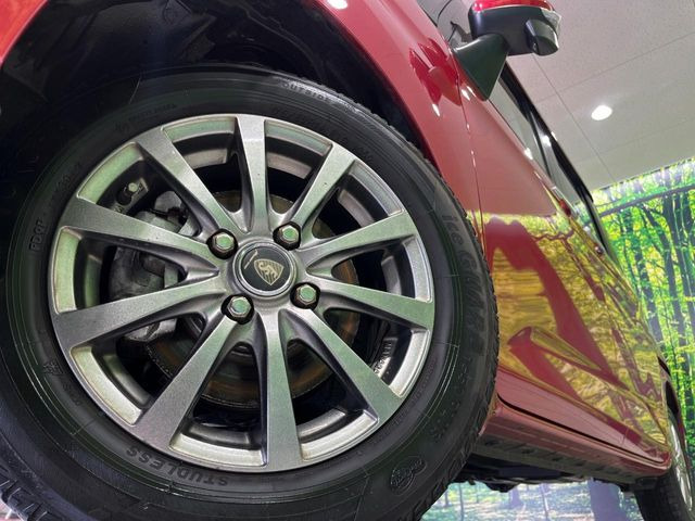 �y14�C���`�A���~�z�C�[���z�O�ςɃ}�b�`�����A���~�z�C�[���𑕒����Ă���܂��B�e��A���~�z�C�[����A�X�^�b�h���X�^�C�����戵�����Ă���܂��B���񂲑��k����������