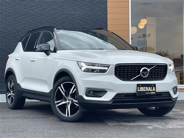 XC40B4 AWD Rデザイン 4WD