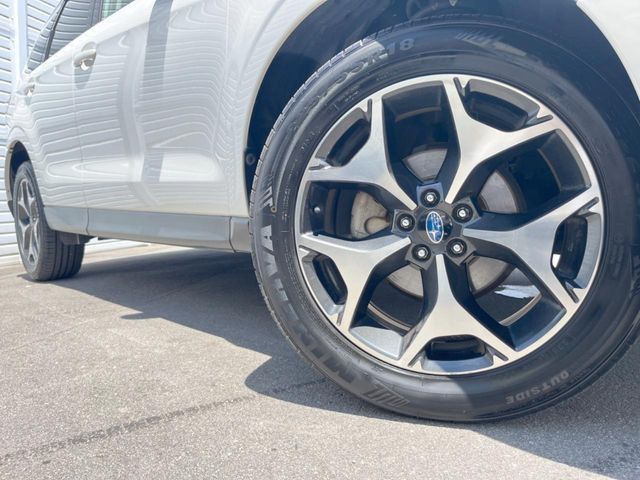 �y����18�C���`�A���~�z�C�[���z�O�ςɃ}�b�`���������A���~�z�C�[���𑕒����Ă���܂��B�e��ЊO�A���~�z�C�[����A�X�^�b�h���X�^�C�����戵�����Ă���܂��B���񂲑��k����������