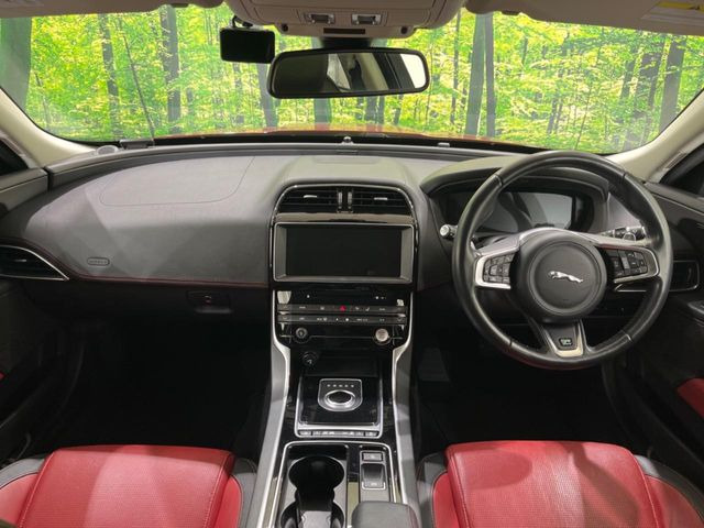 XERスポーツ 2.0L D180 ディーゼル