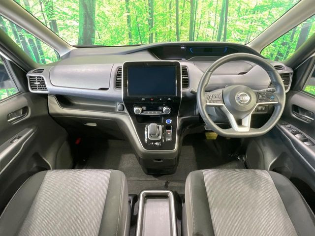 セレナ1.2 e-POWER ハイウェイスターV