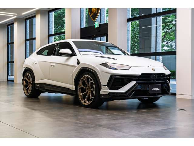 ウルスペルフォルマンテ 4WD
