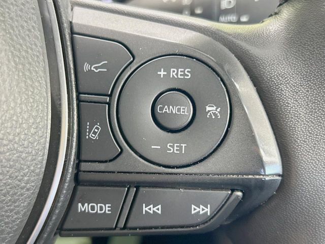 【レーダークルーズコントロール】高速道路での長距離走行が楽に!!自動で速度を保つクルーズコントロールが、衝突軽減システムと連携し、前方の車両を感知して車間を保つように速度調節してくれます!!