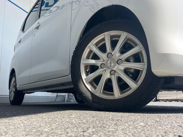 �y14�C���`�A���~�z�C�[���z�O�ςɃ}�b�`�����A���~�z�C�[���𑕒����Ă���܂��B�e��A���~�z�C�[����A�X�^�b�h���X�^�C�����戵�����Ă���܂��B���񂲑��k����������