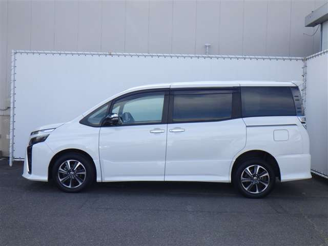 ヴォクシー2.0 ZS 煌III 4WD