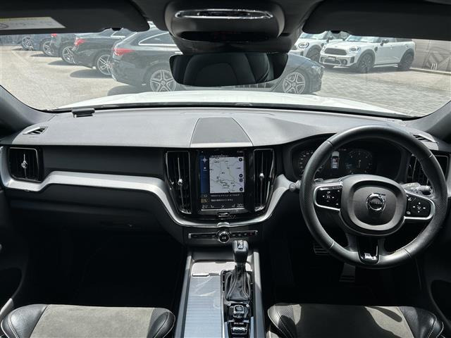XC60D4 AWD Rデザイン ディーゼル 4WD