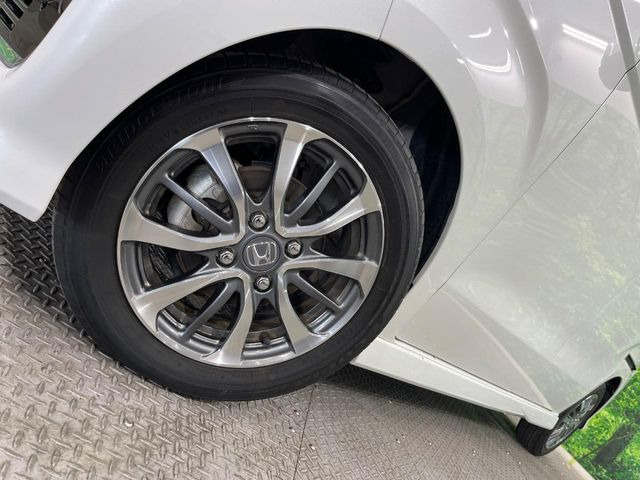 �y����14�C���`�A���~�z�C�[���z�O�ςɃ}�b�`���������A���~�z�C�[���𑕒����Ă���܂��B�e��ЊO�A���~�z�C�[����A�X�^�b�h���X�^�C�����戵�����Ă���܂��B���񂲑��k����������