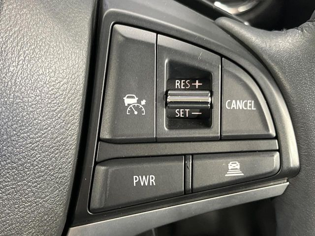 【アダプティブクルーズコントロール】高速道路での長距離走行が楽に!!自動で速度を保つクルーズコントロールが、衝突軽減システムと連携し、前方の車両を感知して車間を保つように速度調節してくれます!!