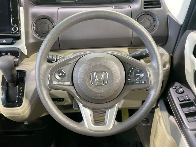 �y�X�e�A�����O�X�C�b�`�z�^�]���A�O������ڐ������炷���ƂȂ��A�I�[�f�B�I���̑��삪�\�ȕ֗��@�\!���S&���K�ȃh���C�u�����o���Ă���܂���