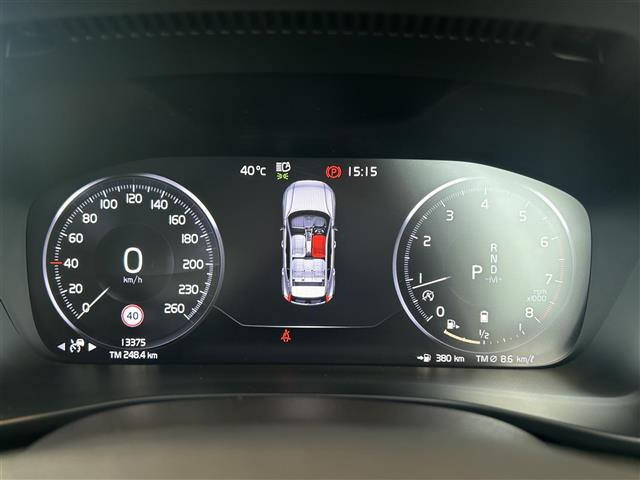 XC40B4 AWD インスクリプション 4WD