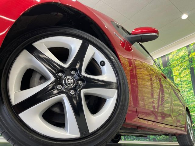 �y����17�C���`�A���~�z�C�[���z�O�ςɃ}�b�`���������A���~�z�C�[���𑕒����Ă���܂��B�e��ЊO�A���~�z�C�[����A�X�^�b�h���X�^�C�����戵�����Ă���܂��B���񂲑��k����������