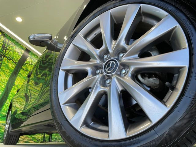 �y����18�C���`�A���~�z�C�[���z�O�ςɃ}�b�`���������A���~�z�C�[���𑕒����Ă���܂��B�e��ЊO�A���~�z�C�[����A�X�^�b�h���X�^�C�����戵�����Ă���܂��B���񂲑��k����������