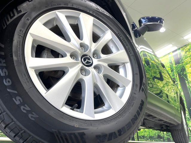�y����17�C���`�A���~�z�C�[���z�O�ςɃ}�b�`���������A���~�z�C�[���𑕒����Ă���܂��B�e��ЊO�A���~�z�C�[����A�X�^�b�h���X�^�C�����戵�����Ă���܂��B���񂲑��k����������