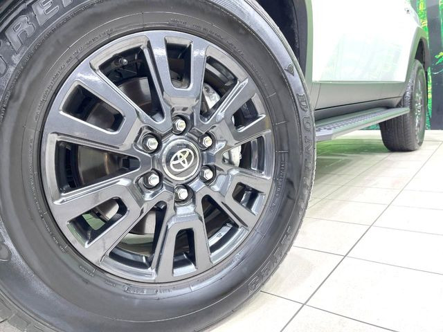 �y����18�C���`�A���~�z�C�[���z�O�ςɃ}�b�`���������A���~�z�C�[���𑕒����Ă���܂��B�e��ЊO�A���~�z�C�[����A�X�^�b�h���X�^�C�����戵�����Ă���܂��B���񂲑��k����������