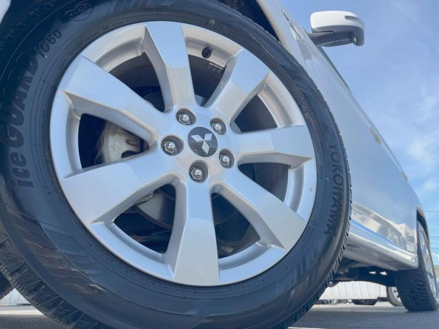 �y�����A���~�z�C�[���z�O�ςɃ}�b�`���������A���~�z�C�[���𑕒����Ă���܂��B�e��ЊO�A���~�z�C�[����A�X�^�b�h���X�^�C�����戵�����Ă���܂��B���񂲑��k����������