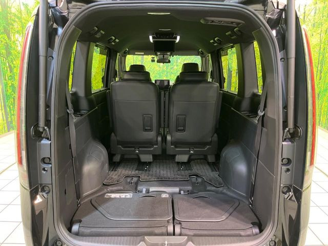 普段のお買い物や通勤、送迎等に十分な荷室スペースを確保しております。セカンドシートを倒すと、大きな荷物の積載も可能です♪