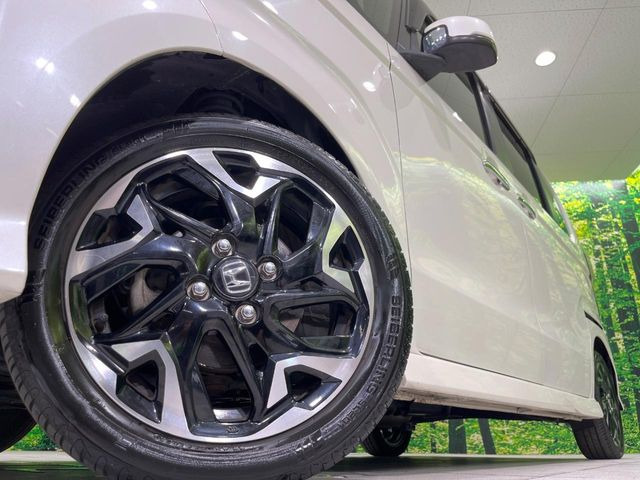 �y����15�C���`�A���~�z�C�[���z�O�ςɃ}�b�`���������A���~�z�C�[���𑕒����Ă���܂��B�e��ЊO�A���~�z�C�[����A�X�^�b�h���X�^�C�����戵�����Ă���܂��B���񂲑��k����������