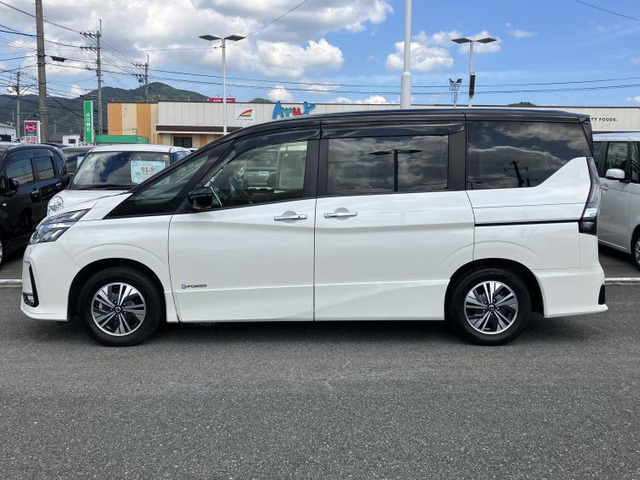 セレナ1.2 e-POWER ハイウェイスターV