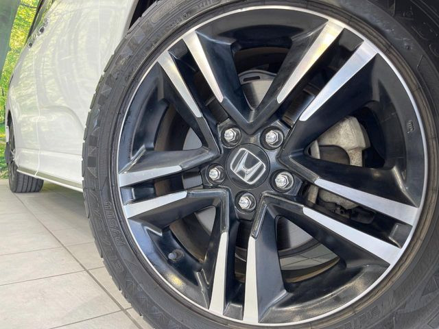 �y����17�C���`�A���~�z�C�[���z�O�ςɃ}�b�`���������A���~�z�C�[���𑕒����Ă���܂��B�e��ЊO�A���~�z�C�[����A�X�^�b�h���X�^�C�����戵�����Ă���܂��B���񂲑��k����������