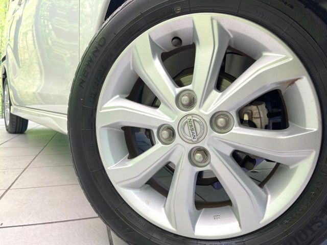 �y�����A���~�z�C�[���z�O�ςɃ}�b�`���������A���~�z�C�[���𑕒����Ă���܂��B�e��ЊO�A���~�z�C�[����A�X�^�b�h���X�^�C�����戵�����Ă���܂��B���񂲑��k����������
