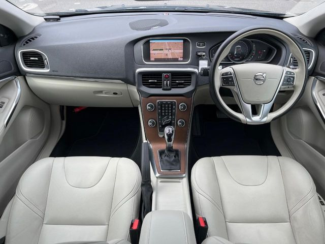 V40T3 インスクリプション