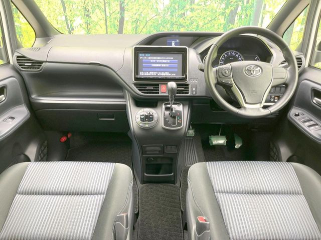 ヴォクシー2.0 ZS