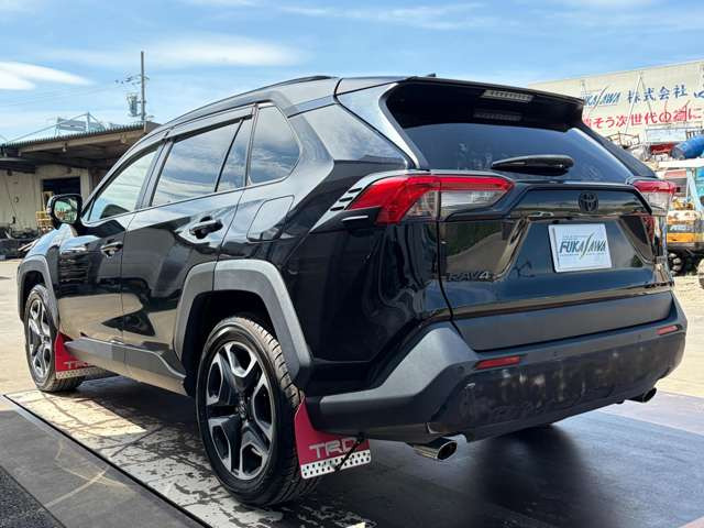 RAV42.0 アドベンチャー 4WD