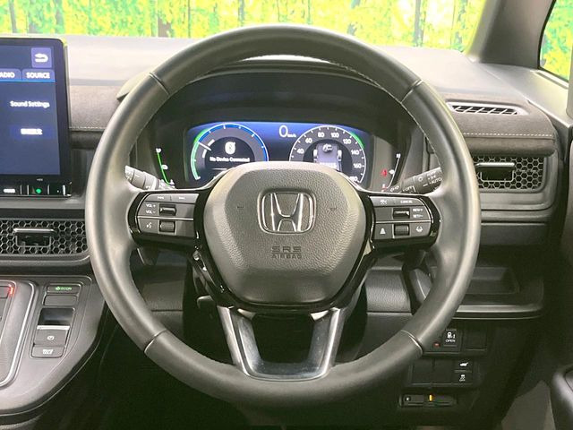 【ステアリングスイッチ】運転中、前方から目線をそらすことなく、オーディオ等の操作が可能な便利機能!安心&快適なドライブを演出してくれます♪