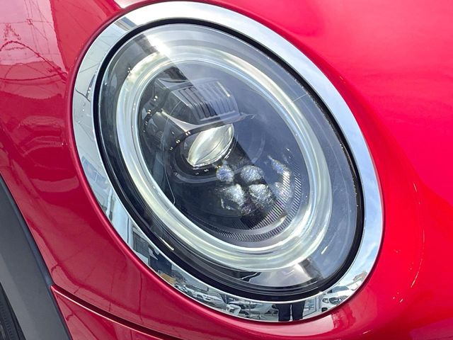 ��LED�w�b�h���C�g:��ԑ��s�����ǍD�Ȏ��E���m�ۂ����S���ĉ^�]�ł��鍂�P�xLED�w�b�h���C�g�𑕔�!�_�����x�������A����d�͂��}�����Ă��܂��B