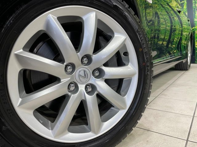 �y����18�C���`�A���~�z�C�[���z�O�ςɃ}�b�`���������A���~�z�C�[���𑕒����Ă���܂��B�e��ЊO�A���~�z�C�[����A�X�^�b�h���X�^�C�����戵�����Ă���܂��B���񂲑��k����������