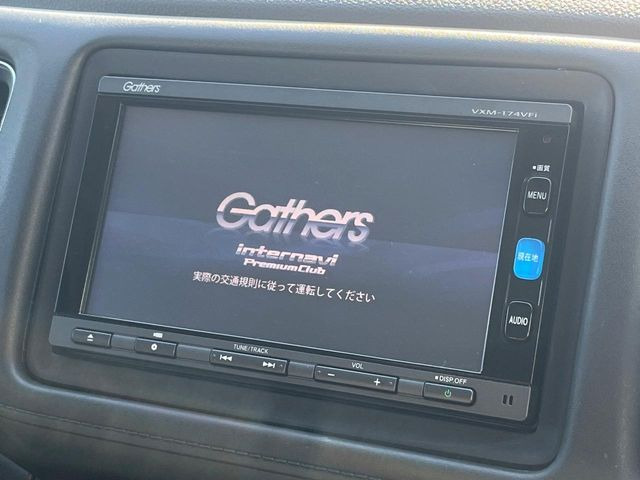 【純正ナビ】人気の純正ナビを装備しております。ナビの使いやすさはもちろん、オーディオ機能も充実!キャンプや旅行はもちろん、通勤や買い物など普段のドライブも楽しくなるはず♪