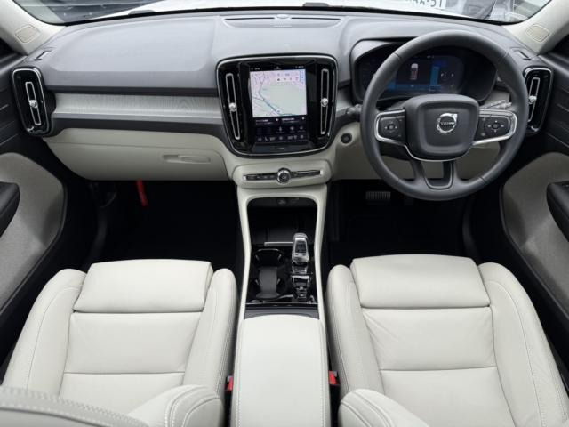 XC40ウルトラ B4 AWD 4WD