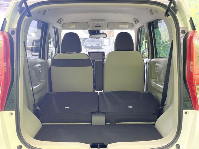 普段のお買い物や通勤、送迎等に十分な荷室スペースを確保しております。セカンドシートを倒すと、大きな荷物の積載も可能です♪
