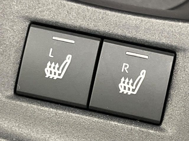【シートヒーター】寒い日に重宝するシートヒーター!エアコンより早く温まってくれるので寒がりの人も安心ですね♪エアコンの温風は乾燥するから苦手、という方にもをおすすめです。