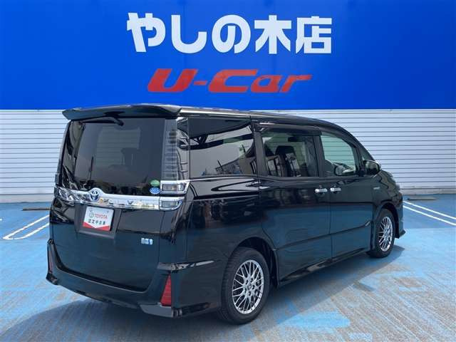 ヴォクシー1.8 ハイブリッド ZS 煌