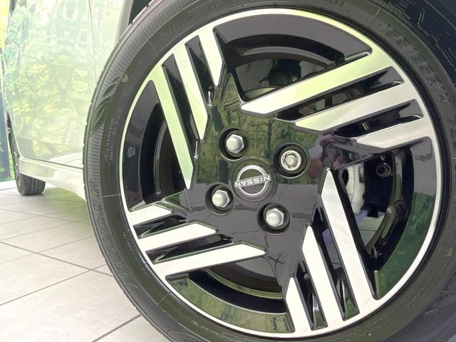 �y����14�C���`�A���~�z�C�[���z�O�ςɃ}�b�`���������A���~�z�C�[���𑕒����Ă���܂��B�e��ЊO�A���~�z�C�[����A�X�^�b�h���X�^�C�����戵�����Ă���܂��B���񂲑��k����������