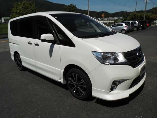 セレナ2.0 ハイウェイスター Vセレクション 4WD