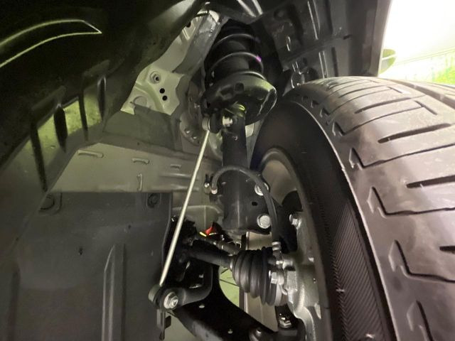 お車を安心してお乗りいただく為には、足回りの定期点検が欠かせません。サービスサポート(有償保証)では無料点検もご提供しており、安心のカーライフをお過ごしいただけるサポート体制が整っています。