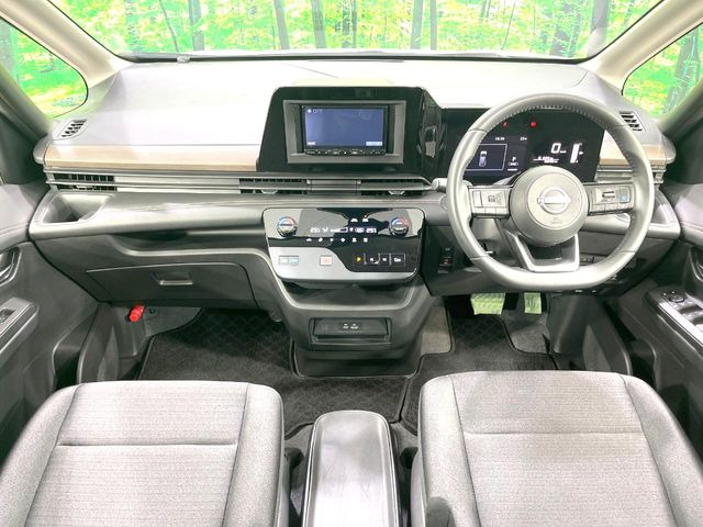セレナ1.4 e-POWER ハイウェイスターV